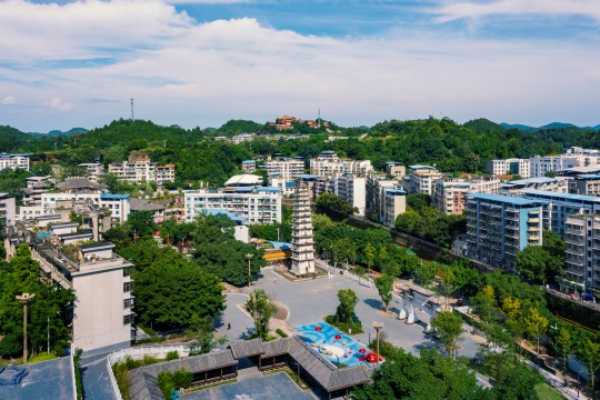 鷺峰寺塔鳥瞰（岳冰松攝）.jpg